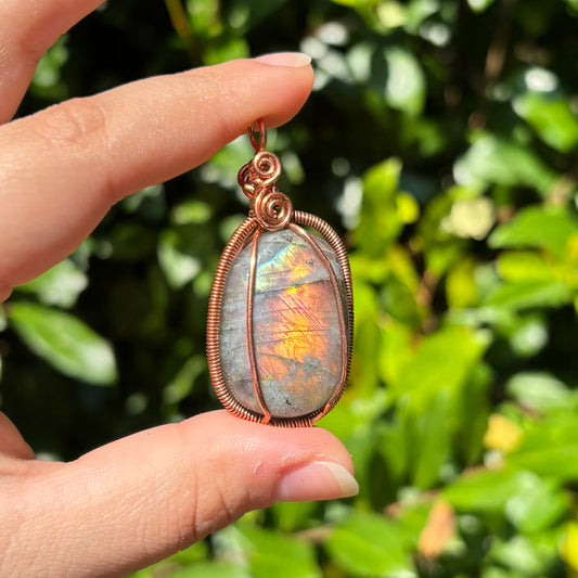 Labradorite pendant (reversible)