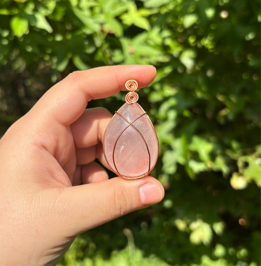Rose quartz criss cross pendant