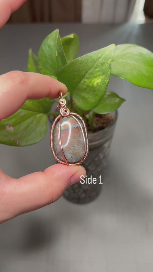 Labradorite pendant (reversible)